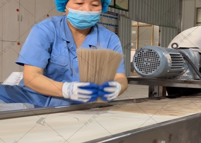 2025創(chuàng)業(yè)搞什么？紅薯粉條深加工考慮一下
